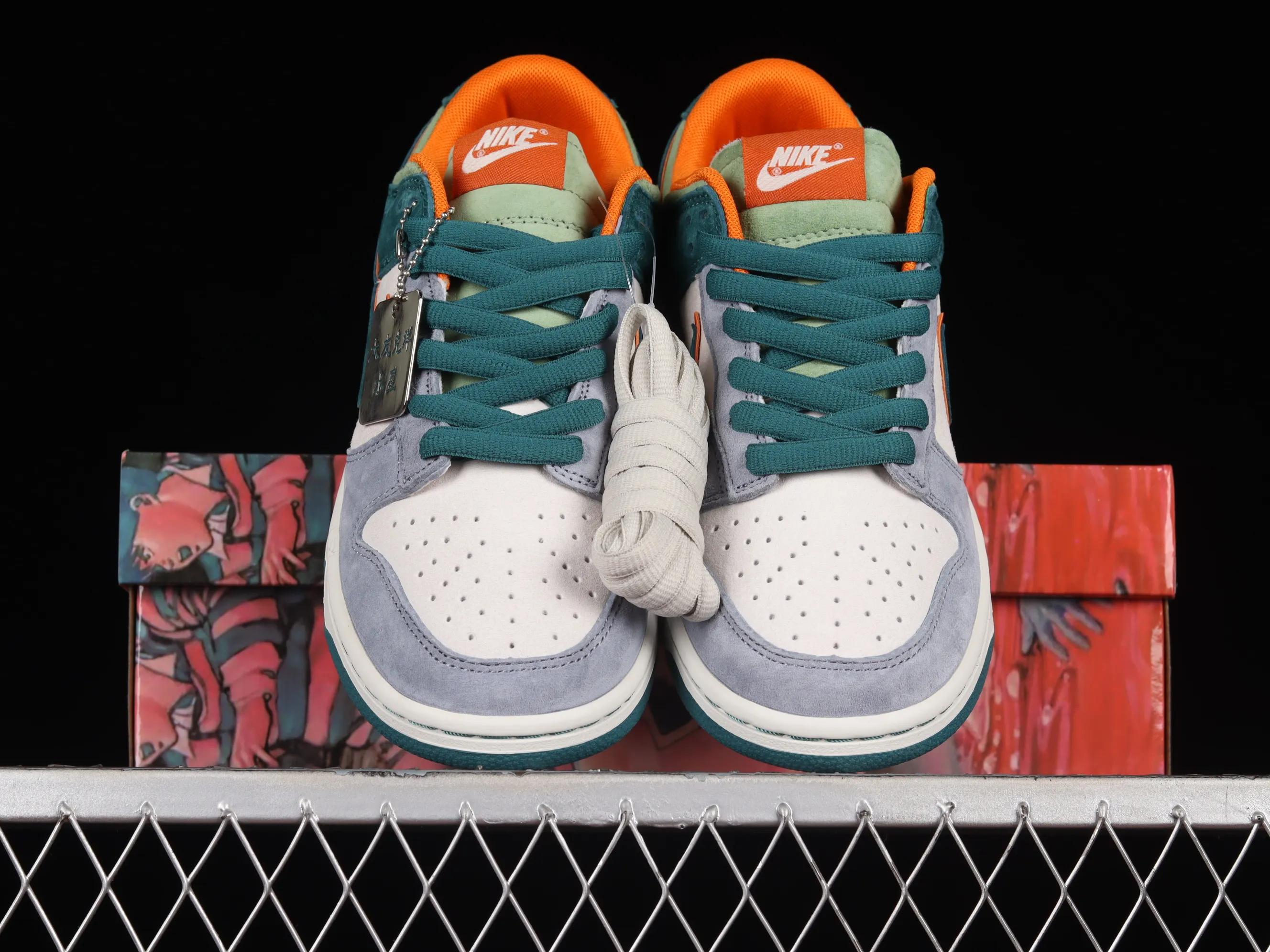 All Categories Nk SB Dunk Series Nk SB Dunk Low Low-top sneakers Otomo Katsuhiro x Nk SB Dunk Low "Steamboy OST" Creative customization collaboration Otomo Katsuhiro co-branded SB low-top sports and leisure sneakers LF0039-022